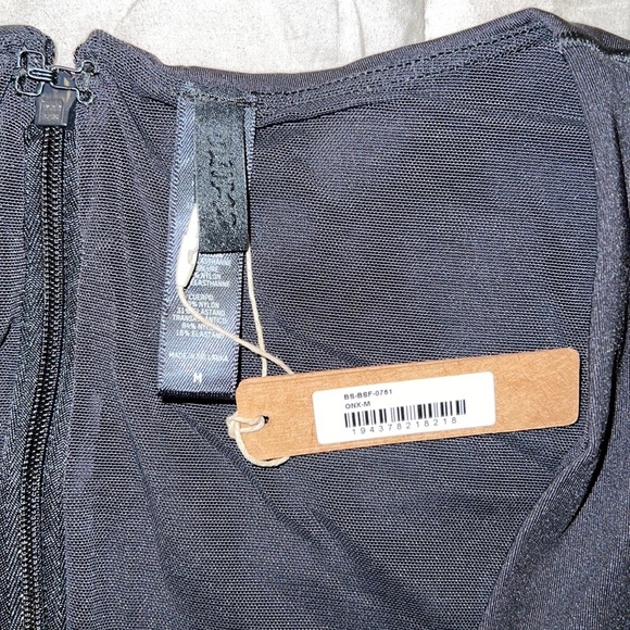 SKIMS ALL-IN-ONE SCOOP NECK LONG SLEEVE ONESIE - Picture 6 of 11